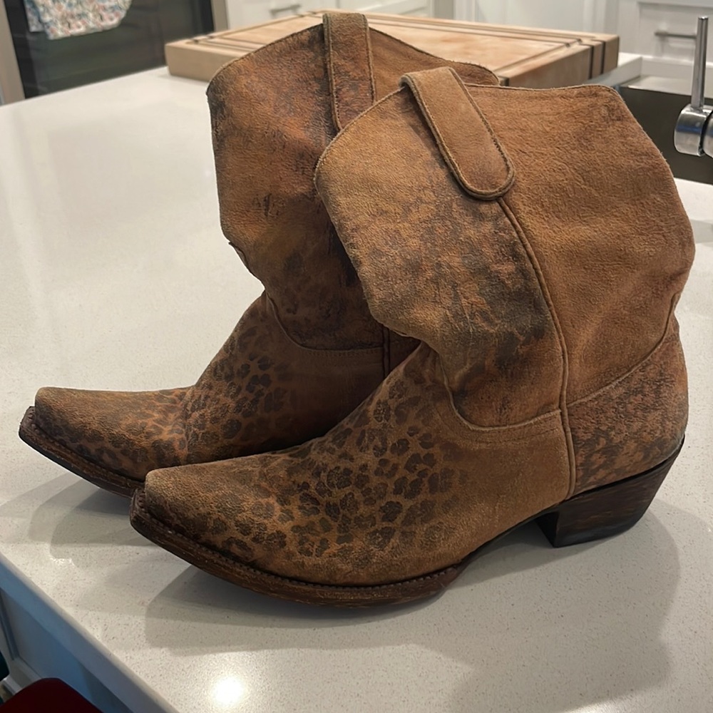 Old Gringo leopard cowboy boots sz 8.5